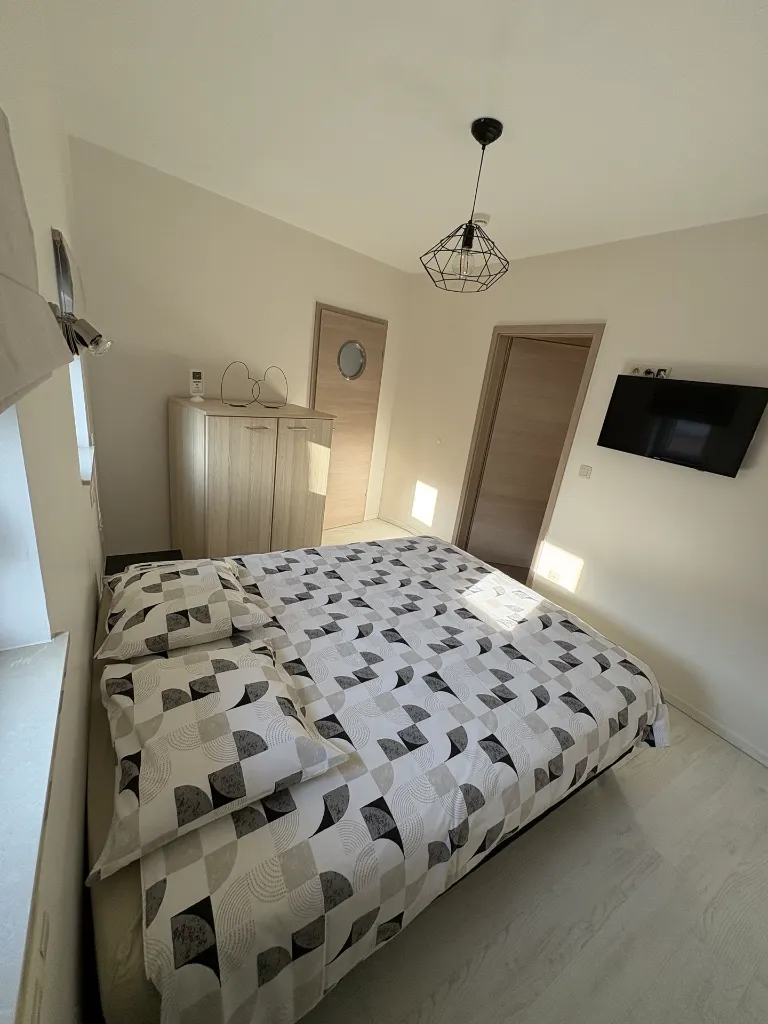 Ch 1 F grand angle.webp