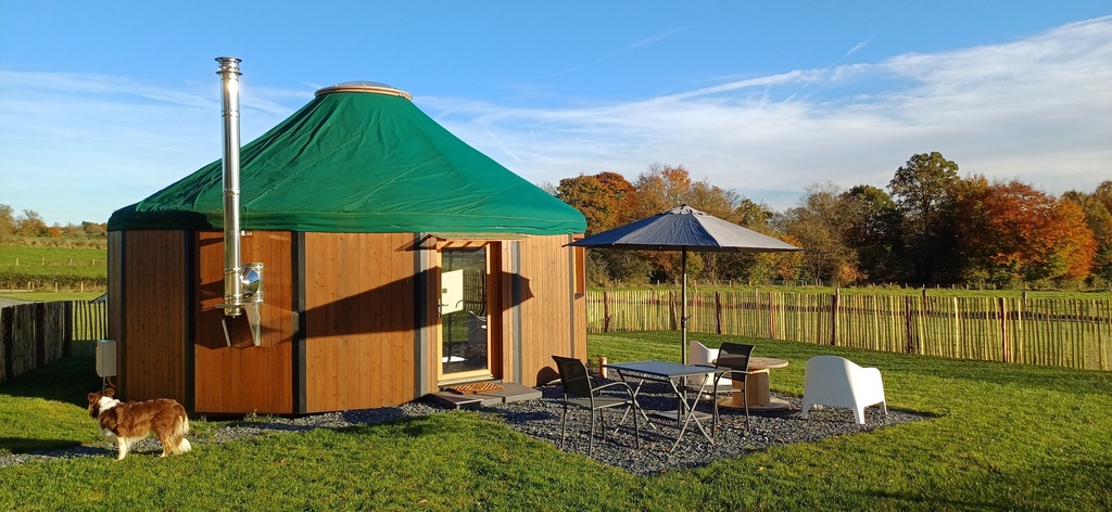 Yourte 1 "Au Champs des Rêves"